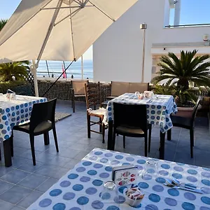 Couette-café L'onda, Marina di Ragusa